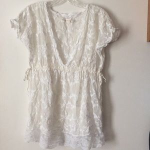 4 LOVE AND LIBERTY 100% SiLK V NECK LACY TOP